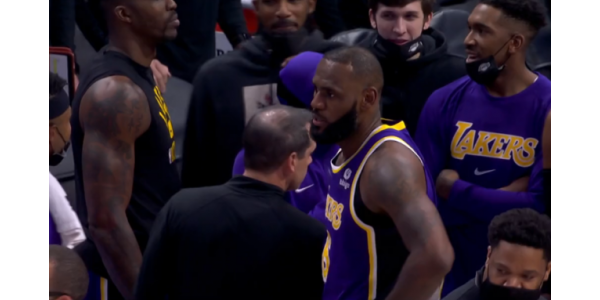 I Los Angeles Lakers perdono il controllo dei Pistons